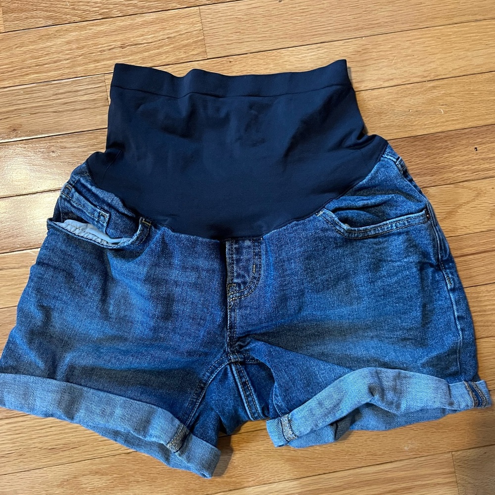 Old Navy Size 4 maternity shorts